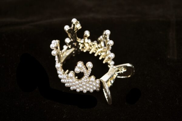 Elegant Pearl Gold Crown Hair Claw Clip Royal Stylish Hair Accessory